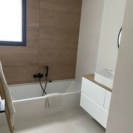 La Parenthese House, 6 Beds,pool,forest View * לבן