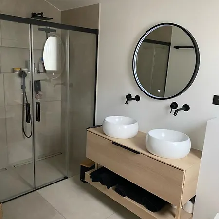 La Parenthese House, 6 Beds,pool,forest View * לבן