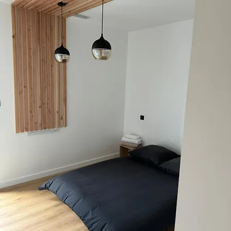 La Parenthese House, 6 Beds,pool,forest View בית נופש
