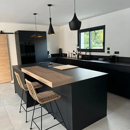 La Parenthese House, 6 Beds,pool,forest View