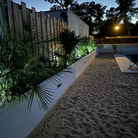 La Parenthese House, 6 Beds,pool,forest View